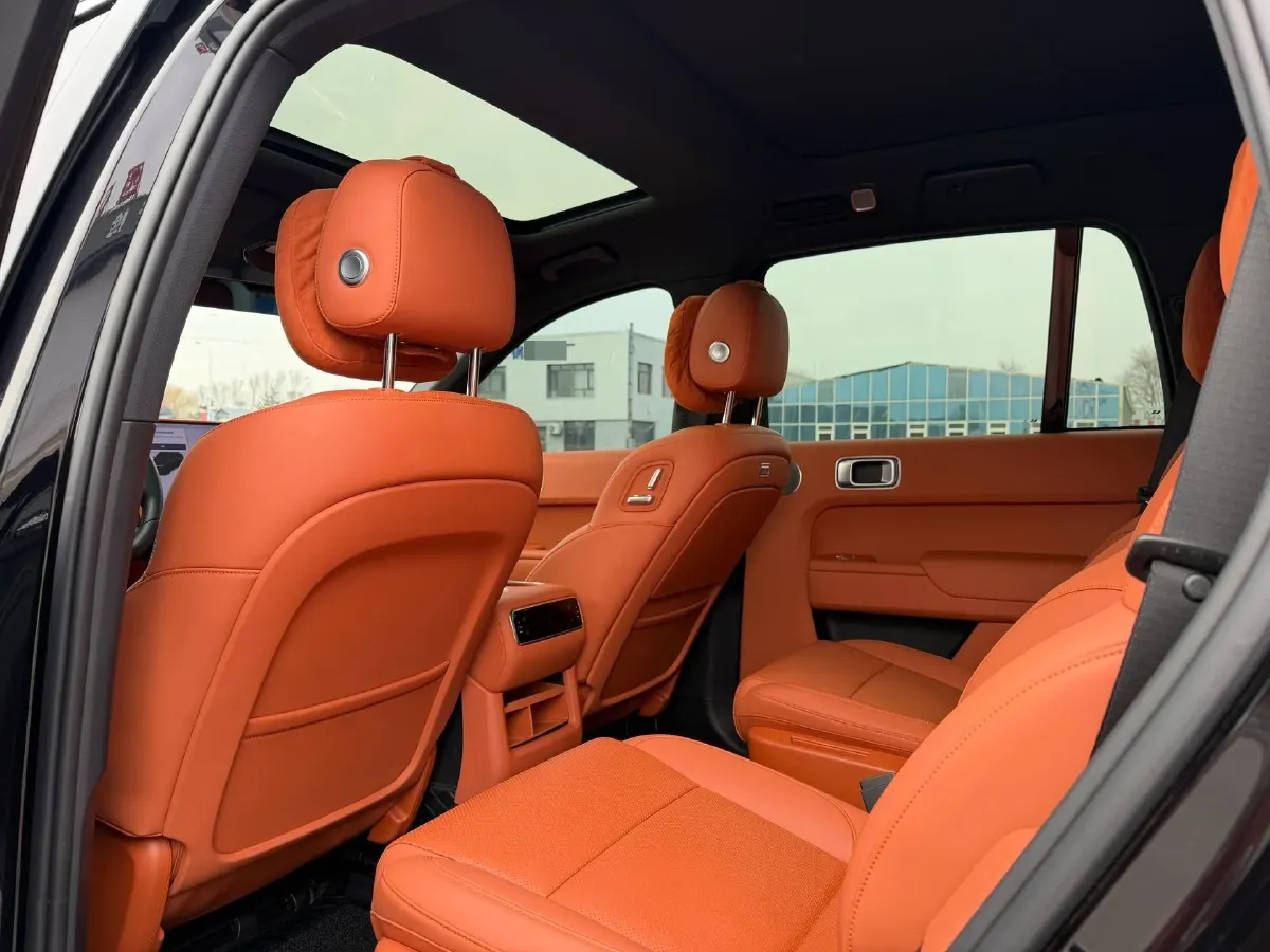 2024 Volvo S60 2.0T 197HP L4 7DCT,autocango,china used car exporter,china ev exporter,chinese used car exporter,chinese used ev exporter