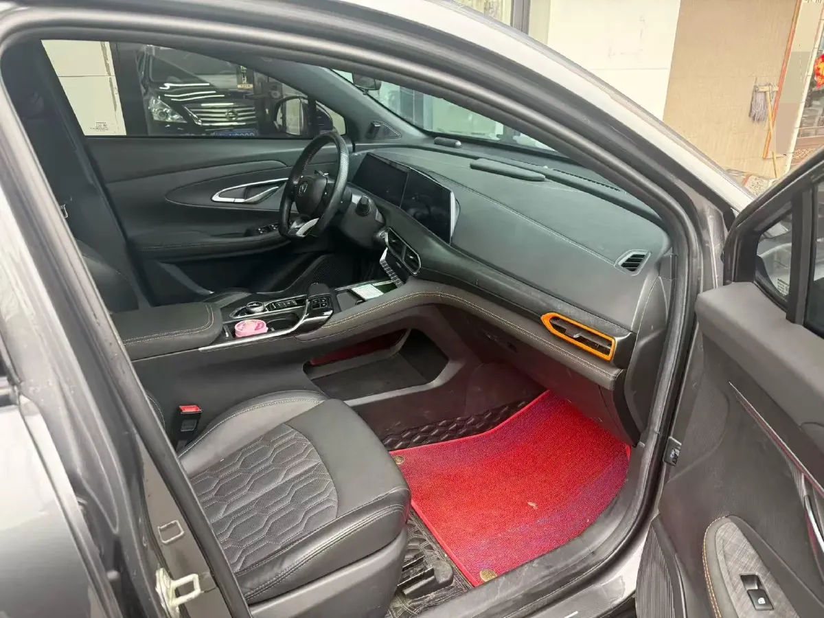 2021 ChangAn UNI-T 1.5T 180HP L4 7DCT,autocango,china used car exporter,china ev exporter,chinese used car exporter,chinese used ev exporter