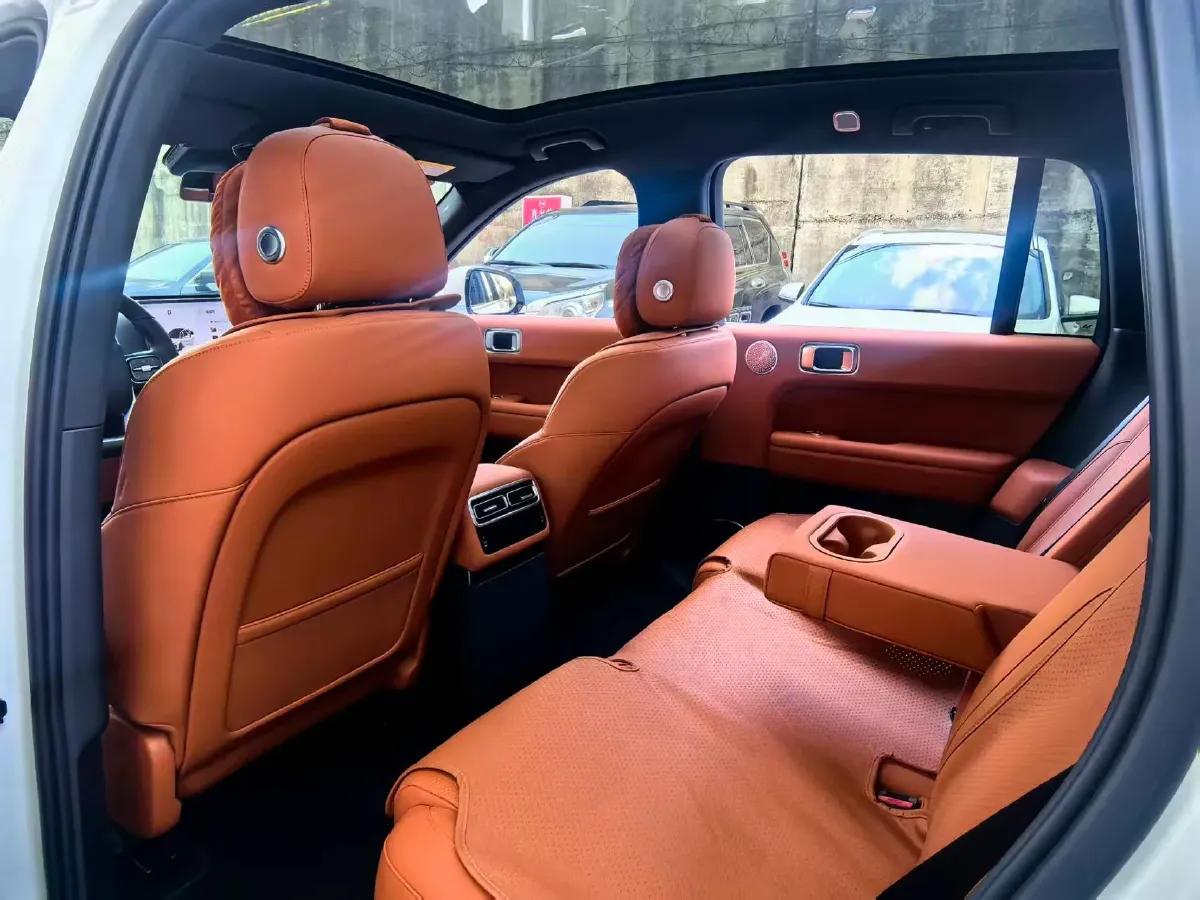 2025 Li L6 Range Extended 154HP L4 REEV,autocango,china used car exporter,china ev exporter,chinese used car exporter,chinese used ev exporter