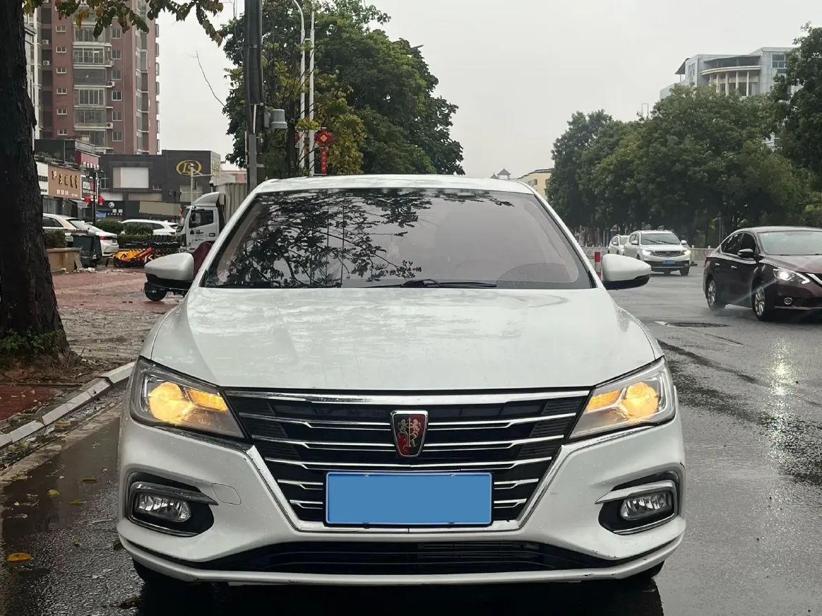 2020 Roewe i5 1.5L 120HP L4 CVT,autocango,china used car exporter,china ev exporter,chinese used car exporter,chinese used ev exporter