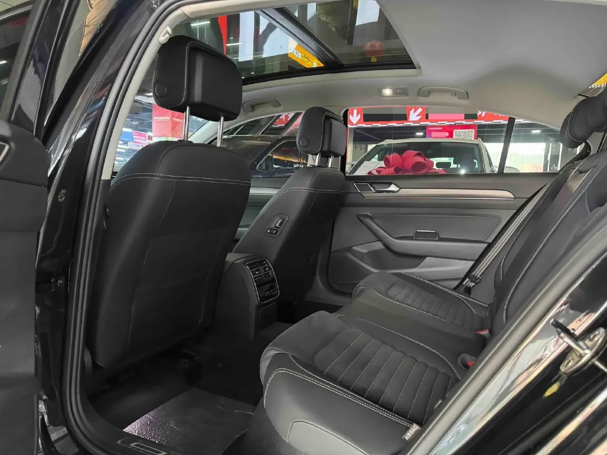 2020 Volkswagen Magotan 2.0T 186HP L4 7DCT,autocango,china used car exporter,china ev exporter,chinese used car exporter,chinese used ev exporter