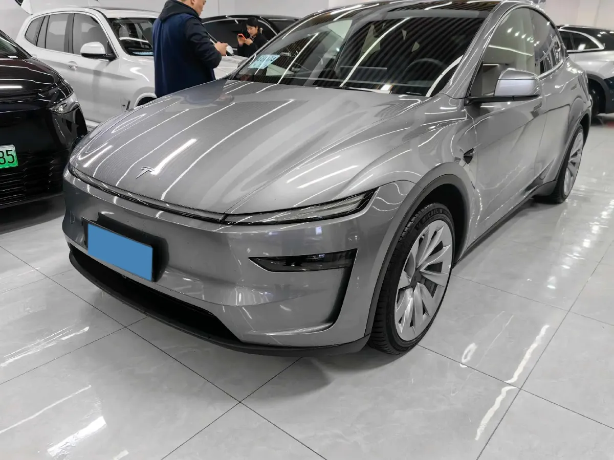 2025 Tesla Model Y BEV 62.5KWH,autocango,china used car exporter,china ev exporter,chinese used car exporter,chinese used ev exporter