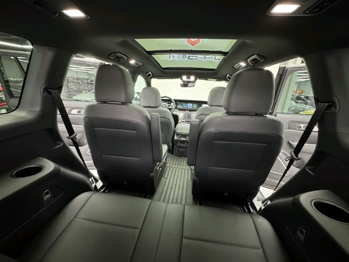 2021 Li ONE Range Extended 131HP REEV 40.5KWH,autocango,china used car exporter,china ev exporter,chinese used car exporter,chinese used ev exporter