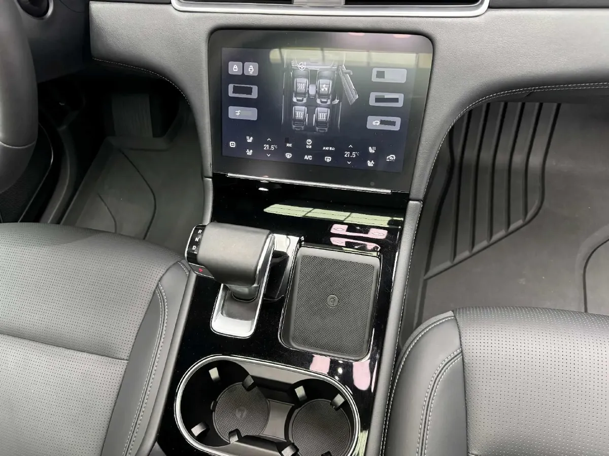 2021 Li ONE Range Extended 131HP REEV 40.5KWH,autocango,china used car exporter,china ev exporter,chinese used car exporter,chinese used ev exporter