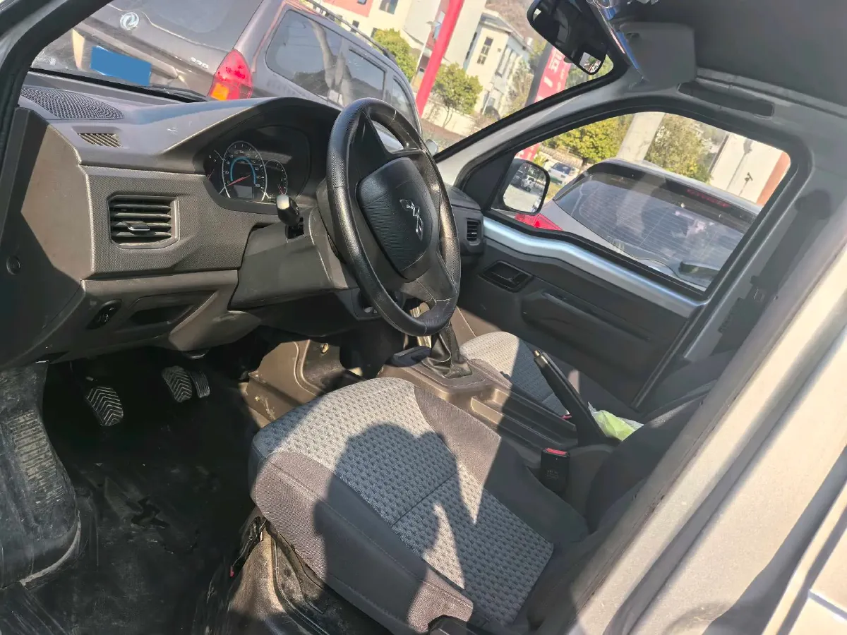 2023 WuLing RongGuang New Truck 2.0L 136HP L4 5MT,autocango,china used car exporter,china ev exporter,chinese used car exporter,chinese used ev exporter