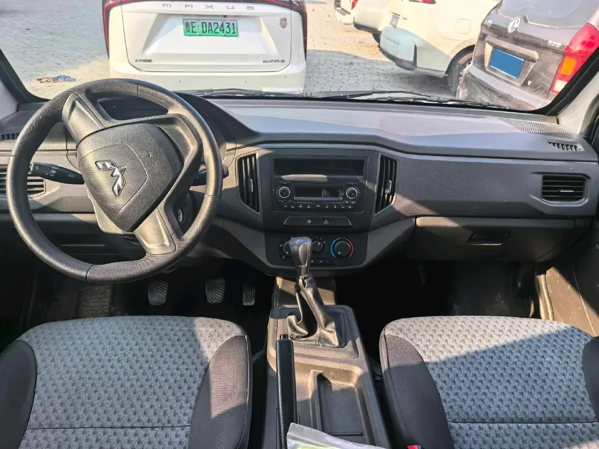 2023 WuLing RongGuang New Truck 2.0L 136HP L4 5MT,autocango,china used car exporter,china ev exporter,chinese used car exporter,chinese used ev exporter