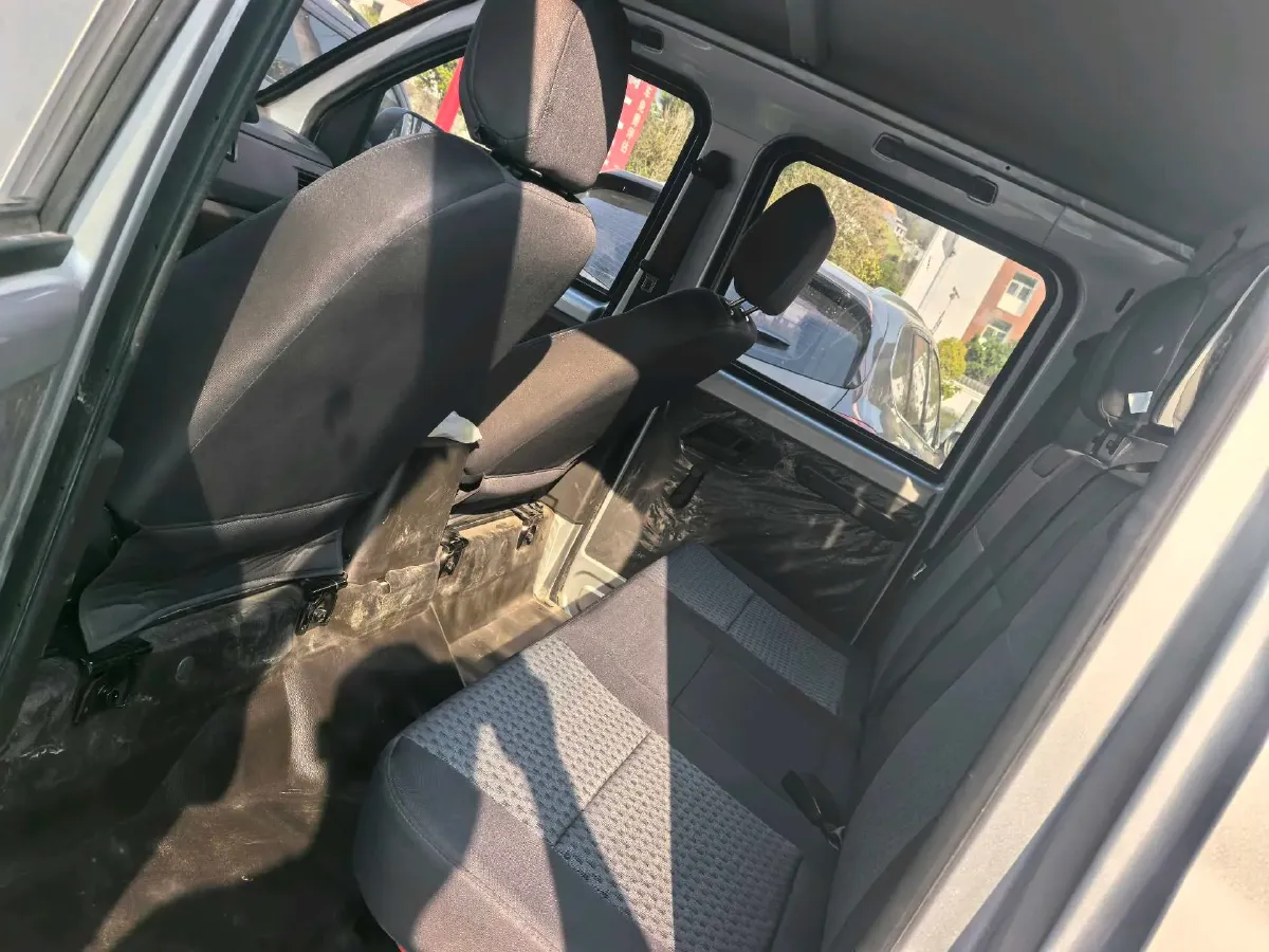 2023 WuLing RongGuang New Truck 2.0L 136HP L4 5MT,autocango,china used car exporter,china ev exporter,chinese used car exporter,chinese used ev exporter