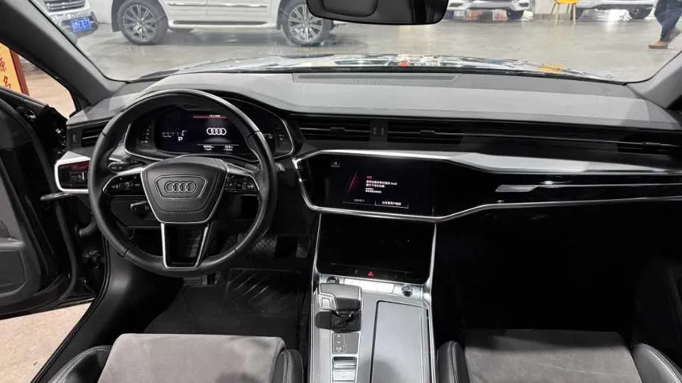 2023 Audi A6L 2.0T 245HP L4 7DCT,autocango,china used car exporter,china ev exporter,chinese used car exporter,chinese used ev exporter