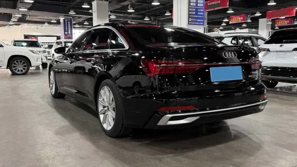 2023 Audi A6L 2.0T 245HP L4 7DCT,autocango,china used car exporter,china ev exporter,chinese used car exporter,chinese used ev exporter