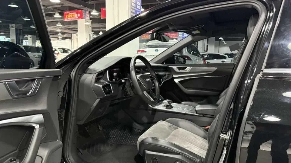 2023 Audi A6L 2.0T 245HP L4 7DCT,autocango,china used car exporter,china ev exporter,chinese used car exporter,chinese used ev exporter