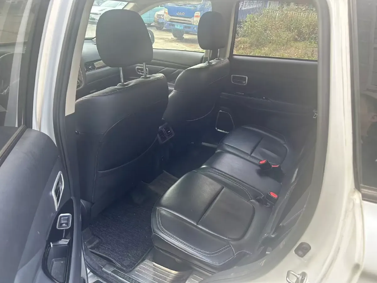 2020 Mitsubishi Outlander 2.0L 166HP L4 CVT,autocango,china used car exporter,china ev exporter,chinese used car exporter,chinese used ev exporter