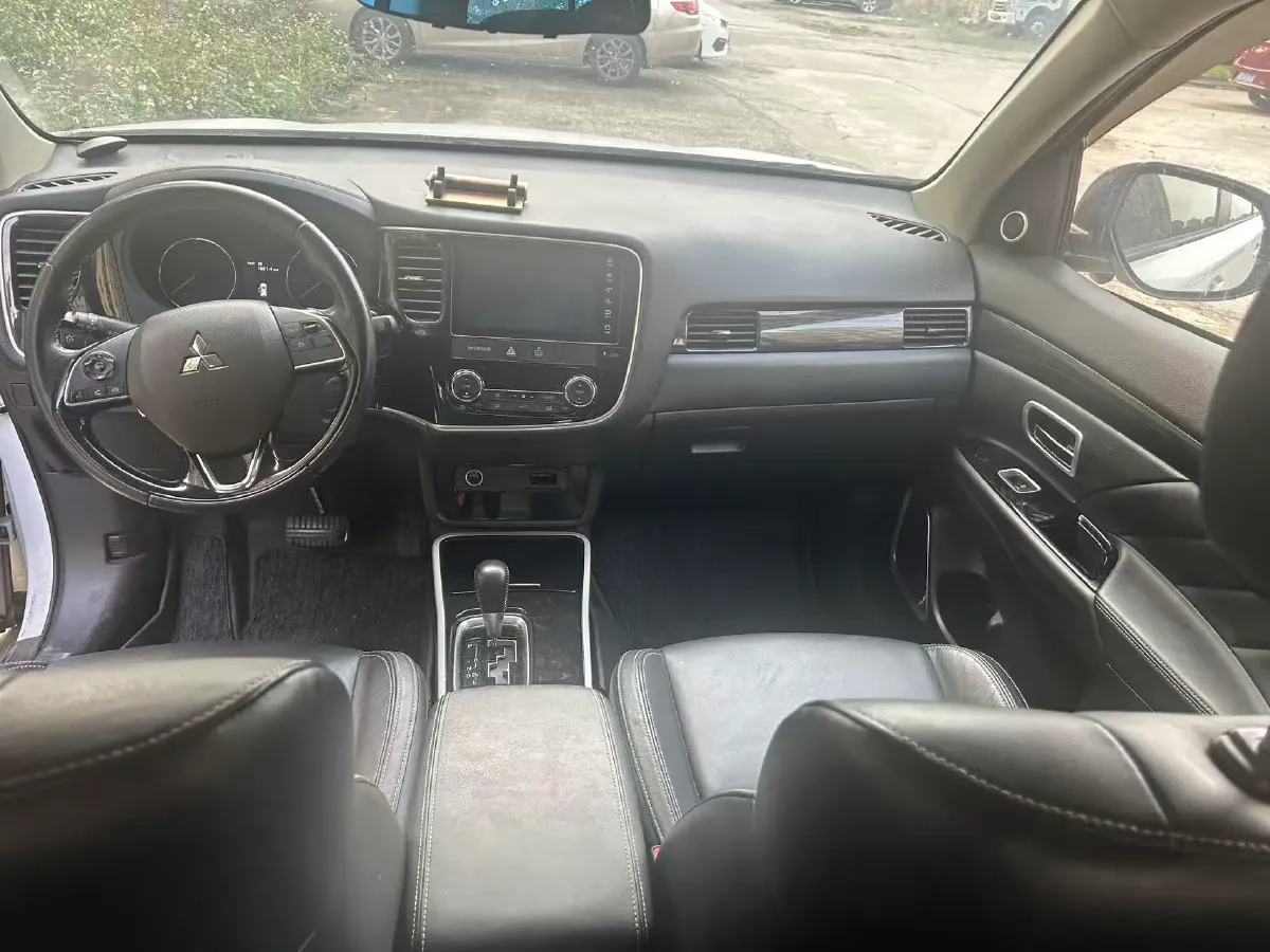 2020 Mitsubishi Outlander 2.0L 166HP L4 CVT,autocango,china used car exporter,china ev exporter,chinese used car exporter,chinese used ev exporter