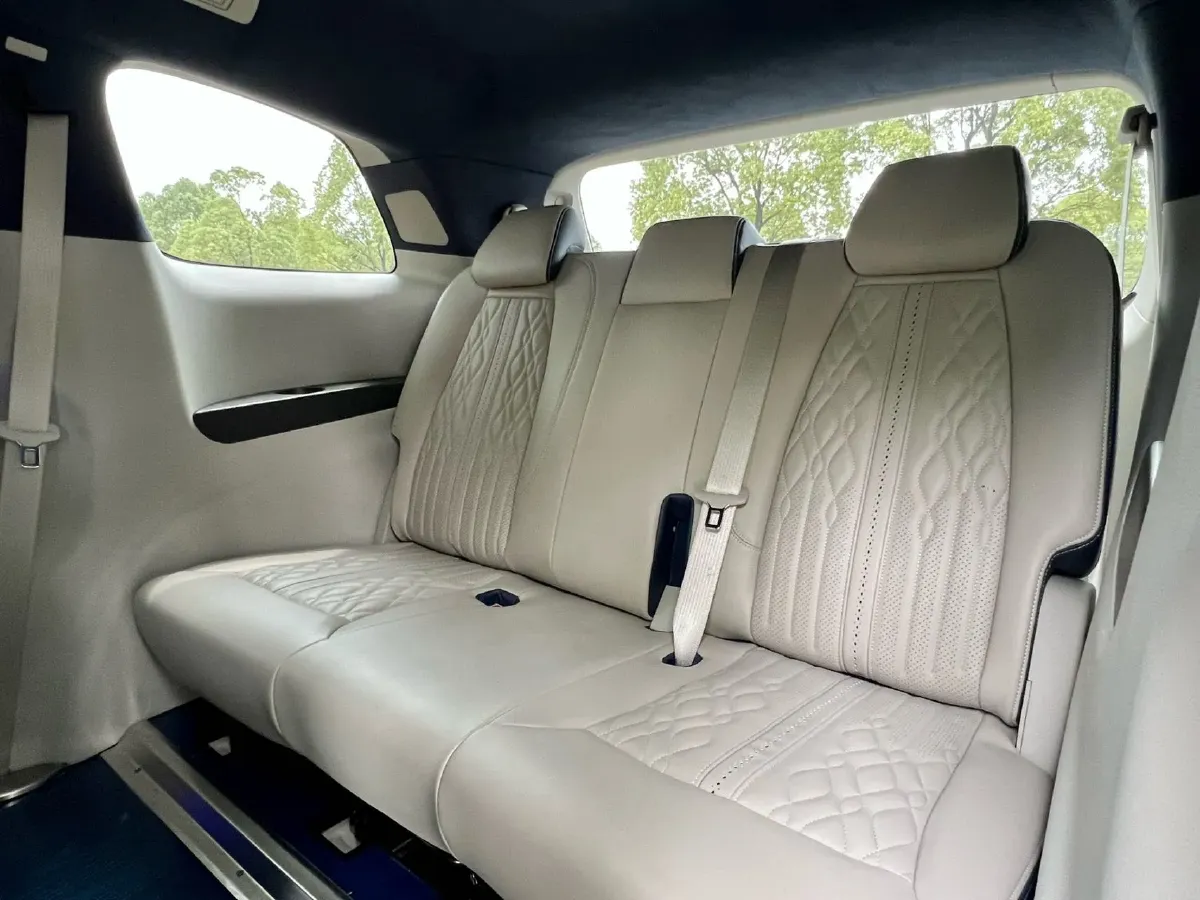 2022 Buick GL8 2.0T 237HP L4 9AT,autocango,china used car exporter,china ev exporter,chinese used car exporter,chinese used ev exporter