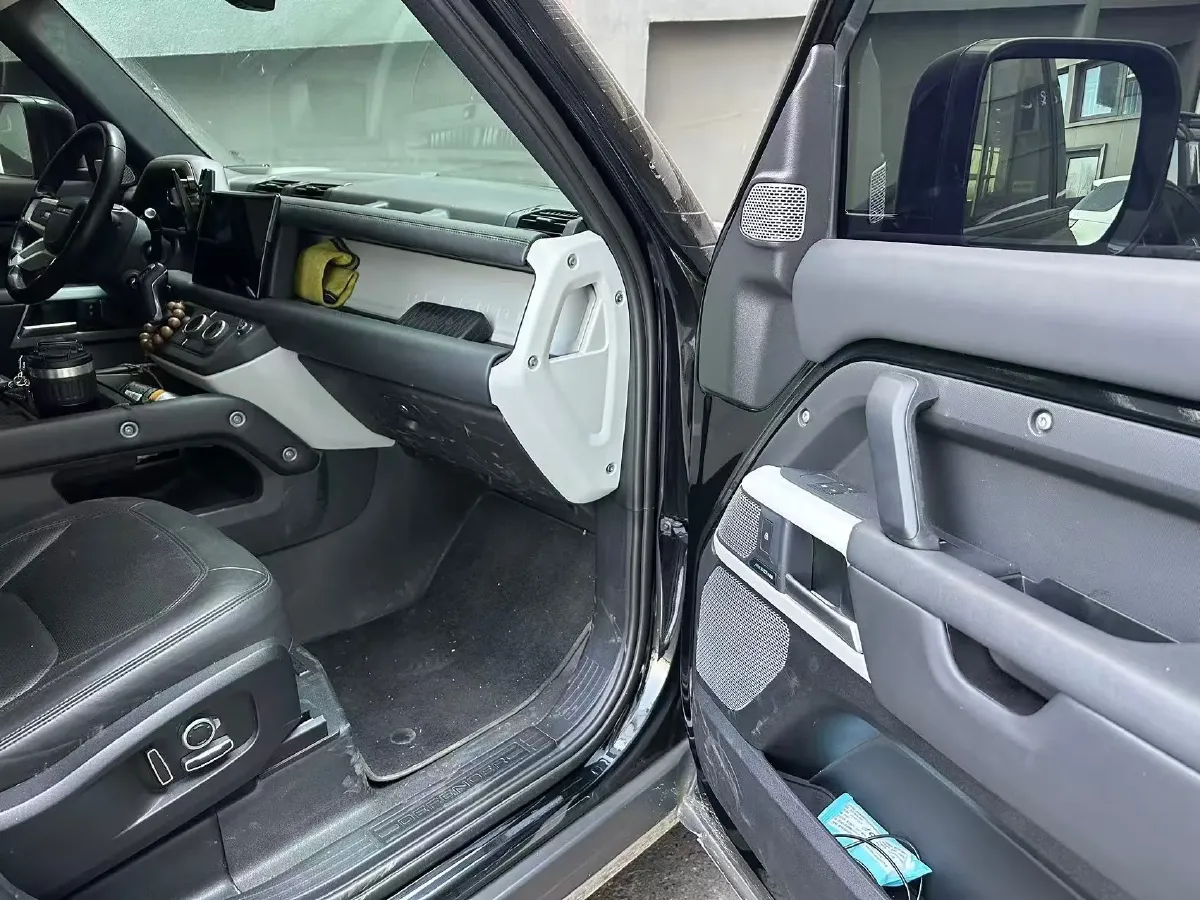 2023 Land Rover Defender 3.0T 400HP L6 8AT,autocango,china used car exporter,china ev exporter,chinese used car exporter,chinese used ev exporter