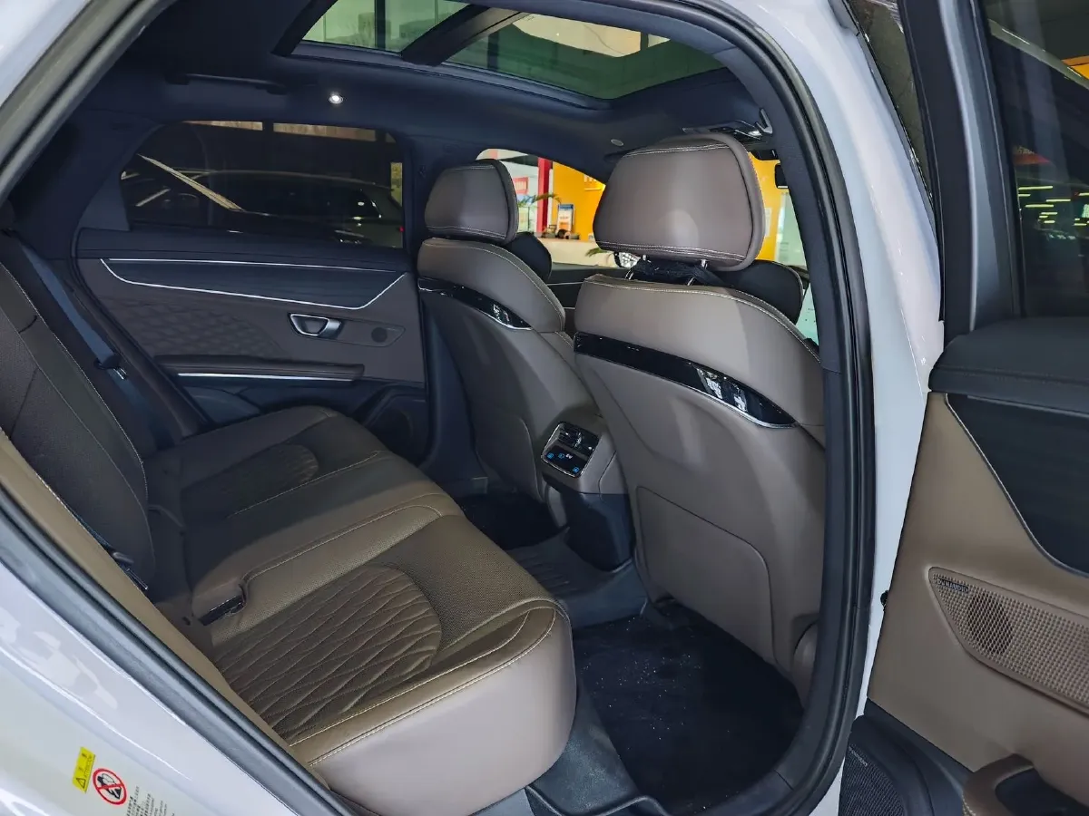 2022 Volkswagen Tiguan L 2.0T 186HP L4 7DCT,autocango,china used car exporter,china ev exporter,chinese used car exporter,chinese used ev exporter