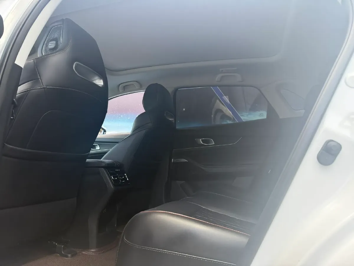 2021 ChangAn UNI-K 2.0T 233HP L4 8AT,autocango,china used car exporter,china ev exporter,chinese used car exporter,chinese used ev exporter