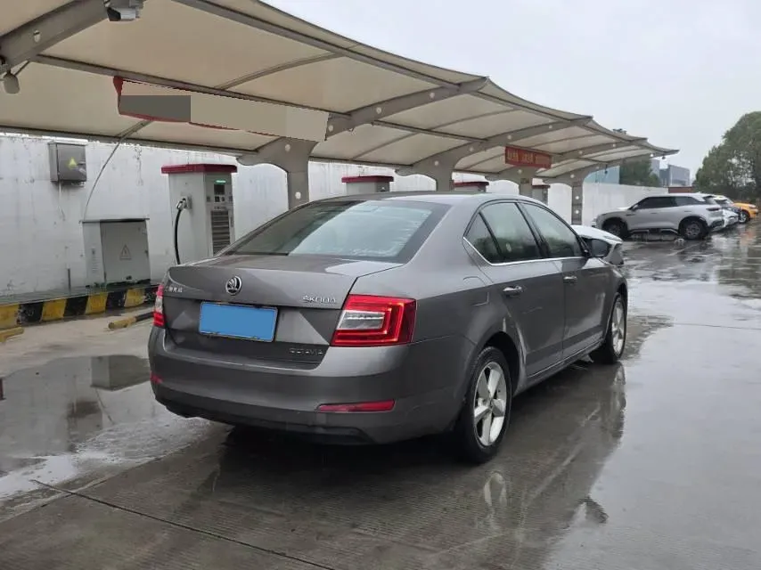 2019 Skoda Octavia 1.5L 116HP L4 6AT,autocango,china used car exporter,china ev exporter,chinese used car exporter,chinese used ev exporter