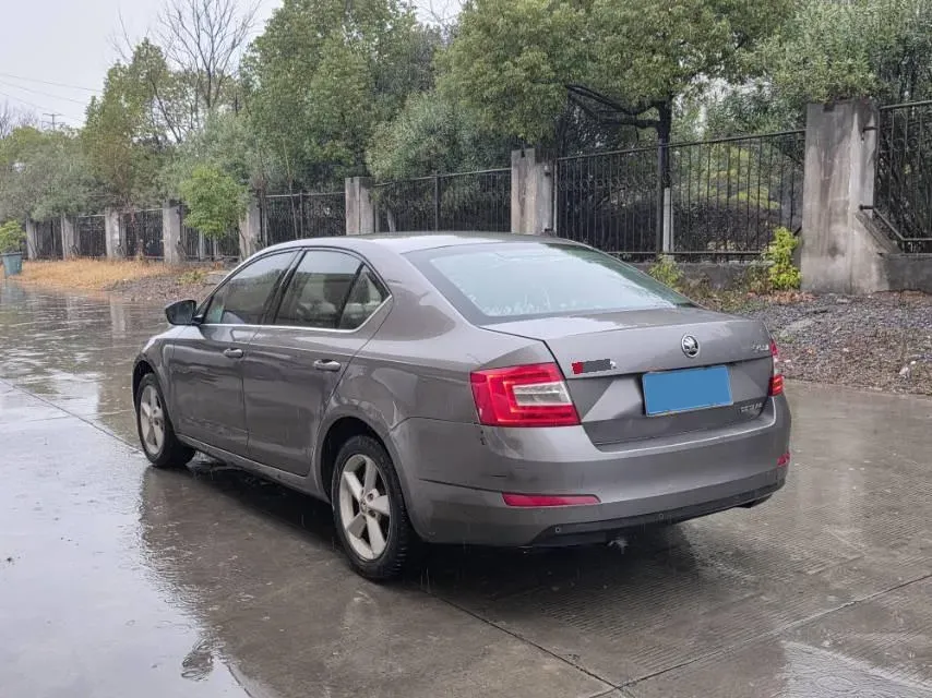 2019 Skoda Octavia 1.5L 116HP L4 6AT,autocango,china used car exporter,china ev exporter,chinese used car exporter,chinese used ev exporter