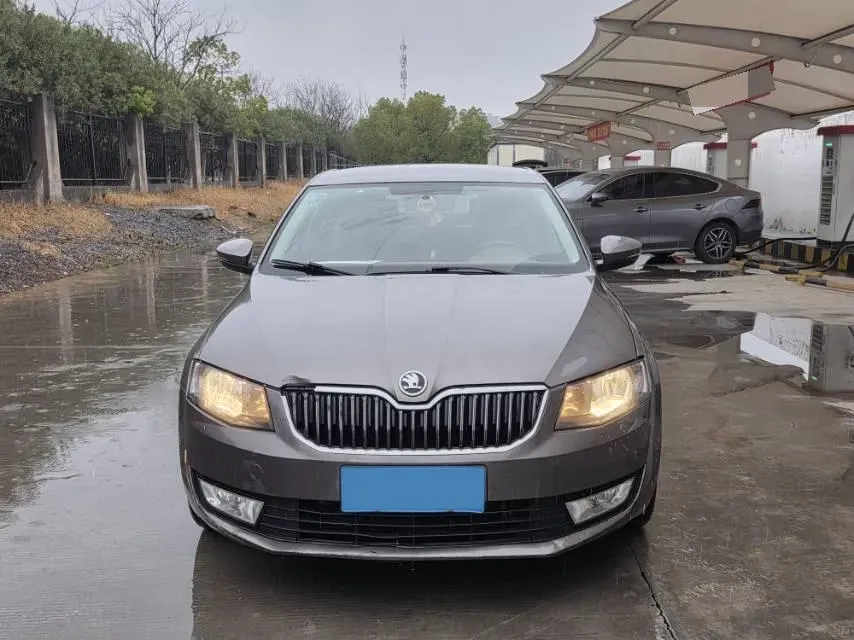 2019 Skoda Octavia 1.5L 116HP L4 6AT,autocango,china used car exporter,china ev exporter,chinese used car exporter,chinese used ev exporter