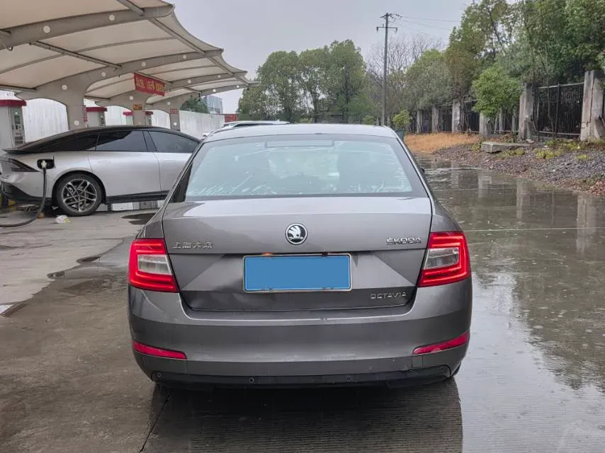 2019 Skoda Octavia 1.5L 116HP L4 6AT,autocango,china used car exporter,china ev exporter,chinese used car exporter,chinese used ev exporter