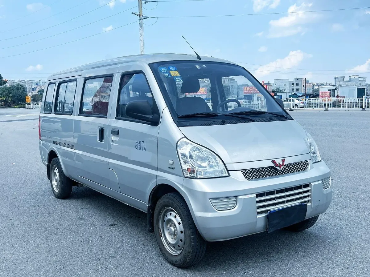2017 WuLing RongGuang 1.5L 107HP L4 5MT,autocango,china used car exporter,china ev exporter,chinese used car exporter,chinese used ev exporter