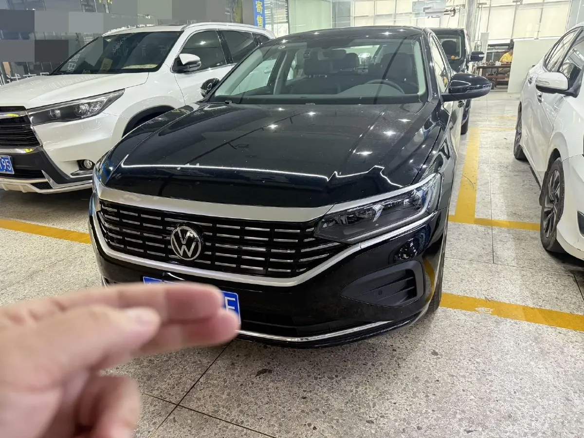 2025 Volkswagen Passat 2.0T 220HP L4 7DCT,autocango,china used car exporter,china ev exporter,chinese used car exporter,chinese used ev exporter