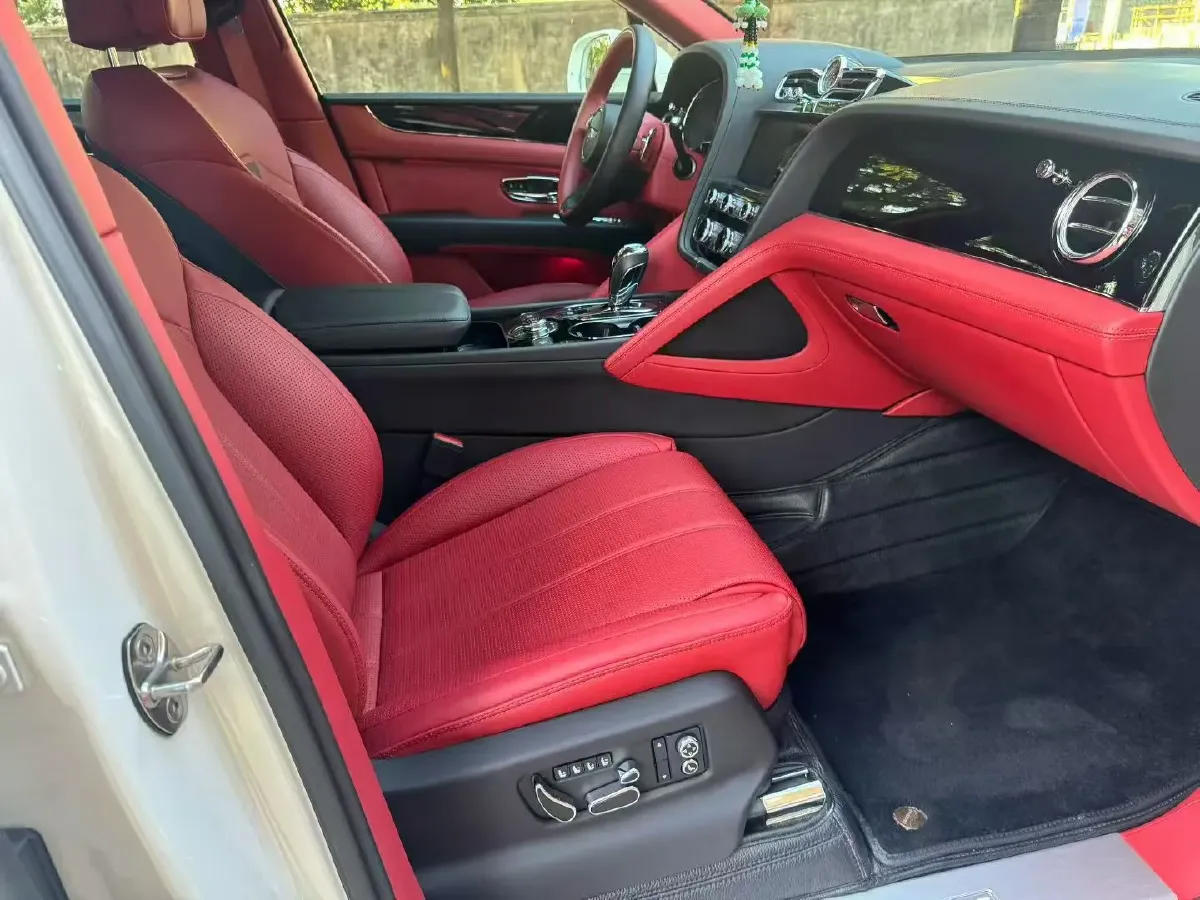 2021 Bentley Bentayga 4.0T 550HP V8 8AT,autocango,china used car exporter,china ev exporter,chinese used car exporter,chinese used ev exporter