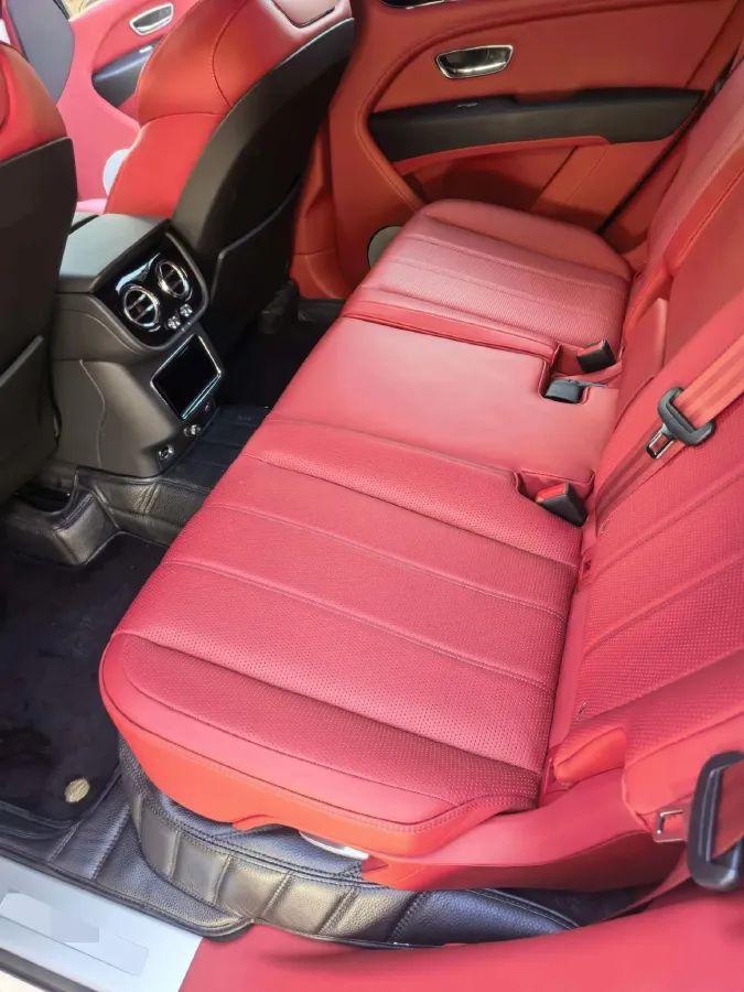 2021 Bentley Bentayga 4.0T 550HP V8 8AT,autocango,china used car exporter,china ev exporter,chinese used car exporter,chinese used ev exporter