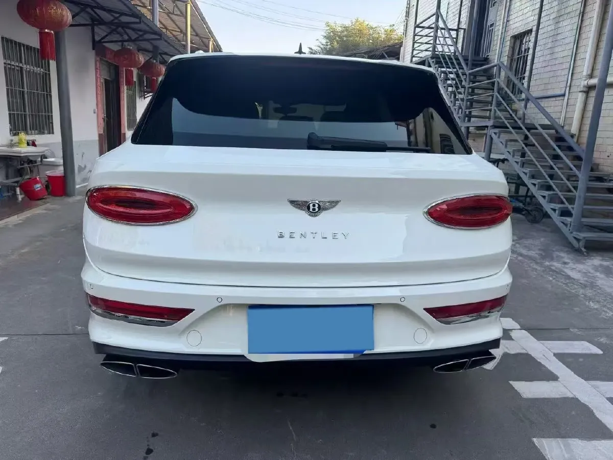 2021 Bentley Bentayga 4.0T 550HP V8 8AT,autocango,china used car exporter,china ev exporter,chinese used car exporter,chinese used ev exporter