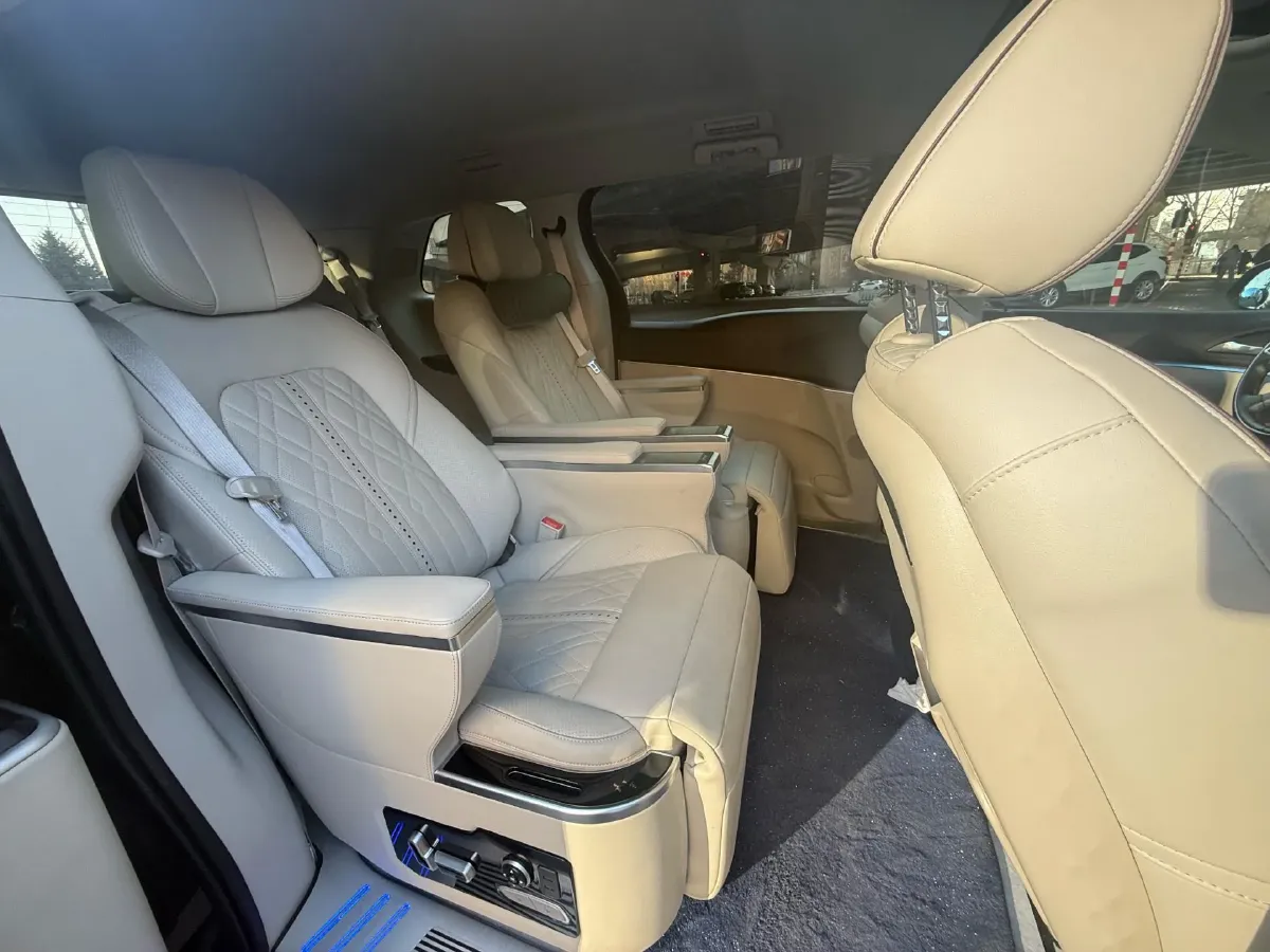 2021 Buick GL8 2.0T 237HP L4 9AT,autocango,china used car exporter,china ev exporter,chinese used car exporter,chinese used ev exporter