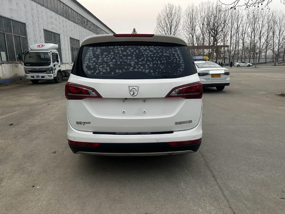 2019 BaoJun 730 1.5L 105HP L4 6MT,autocango,china used car exporter,china ev exporter,chinese used car exporter,chinese used ev exporter