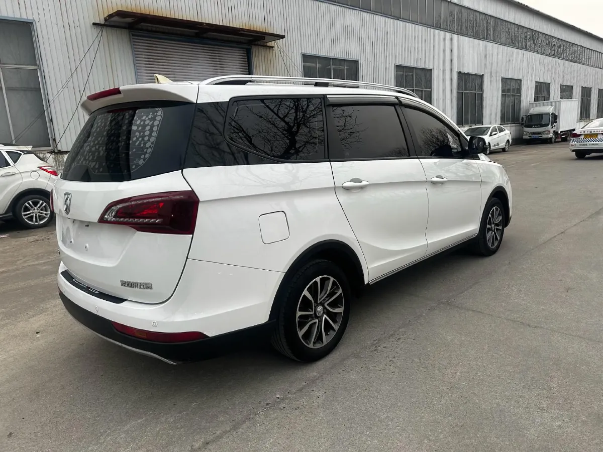 2019 BaoJun 730 1.5L 105HP L4 6MT,autocango,china used car exporter,china ev exporter,chinese used car exporter,chinese used ev exporter