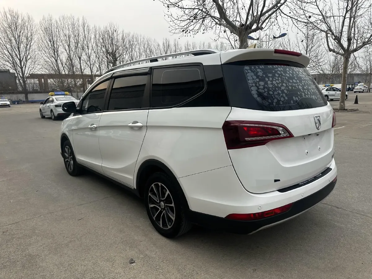 2019 BaoJun 730 1.5L 105HP L4 6MT,autocango,china used car exporter,china ev exporter,chinese used car exporter,chinese used ev exporter