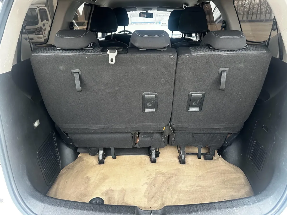 2019 BaoJun 730 1.5L 105HP L4 6MT,autocango,china used car exporter,china ev exporter,chinese used car exporter,chinese used ev exporter