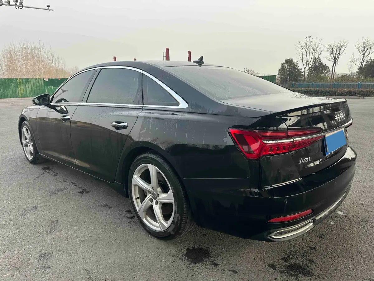 2021 Audi A6L 2.0T 224HP L4 7DCT,autocango,china used car exporter,china ev exporter,chinese used car exporter,chinese used ev exporter