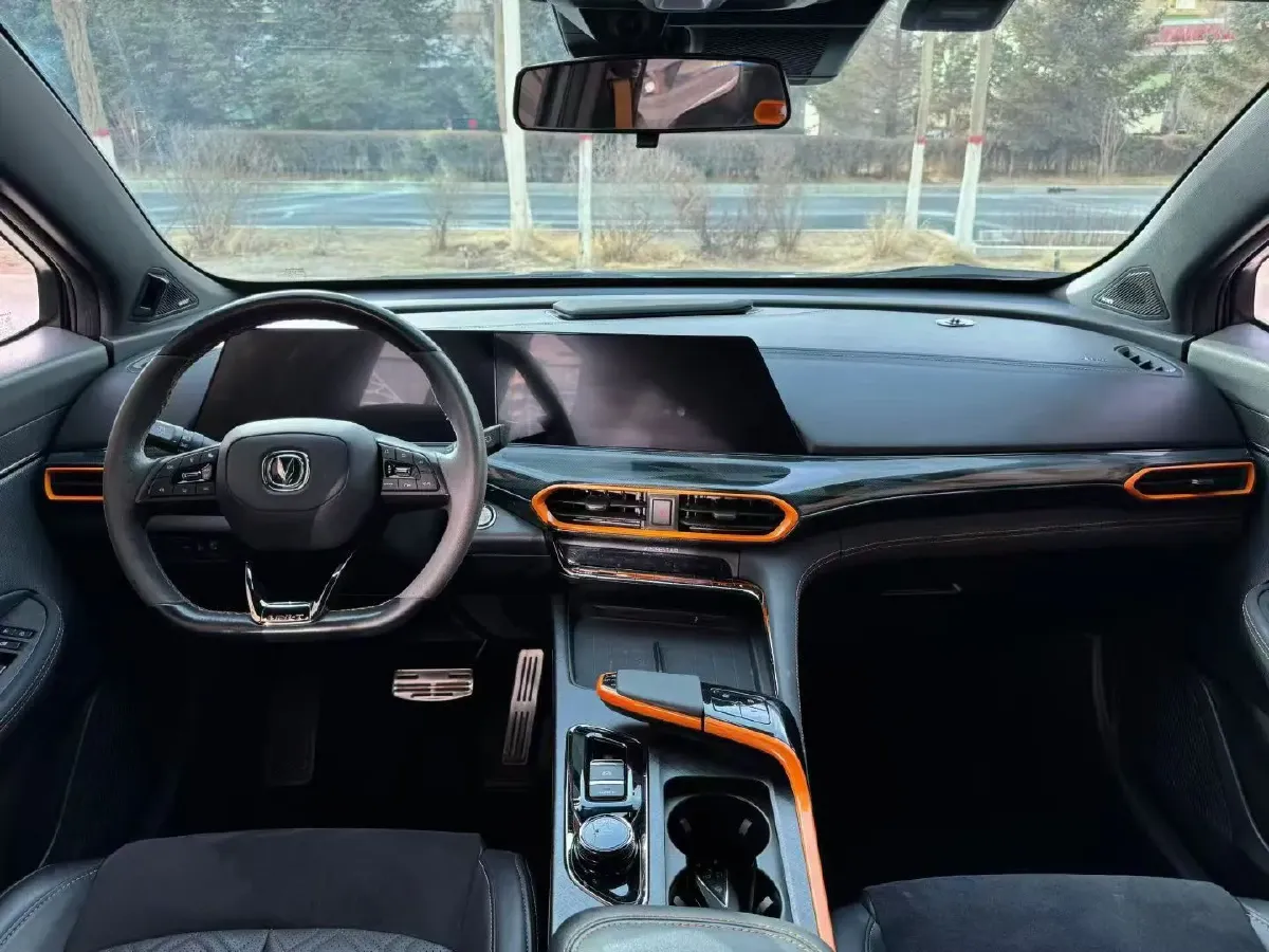 2022 ChangAn UNI-T 1.5T 188HP L4 7DCT,autocango,china used car exporter,china ev exporter,chinese used car exporter,chinese used ev exporter