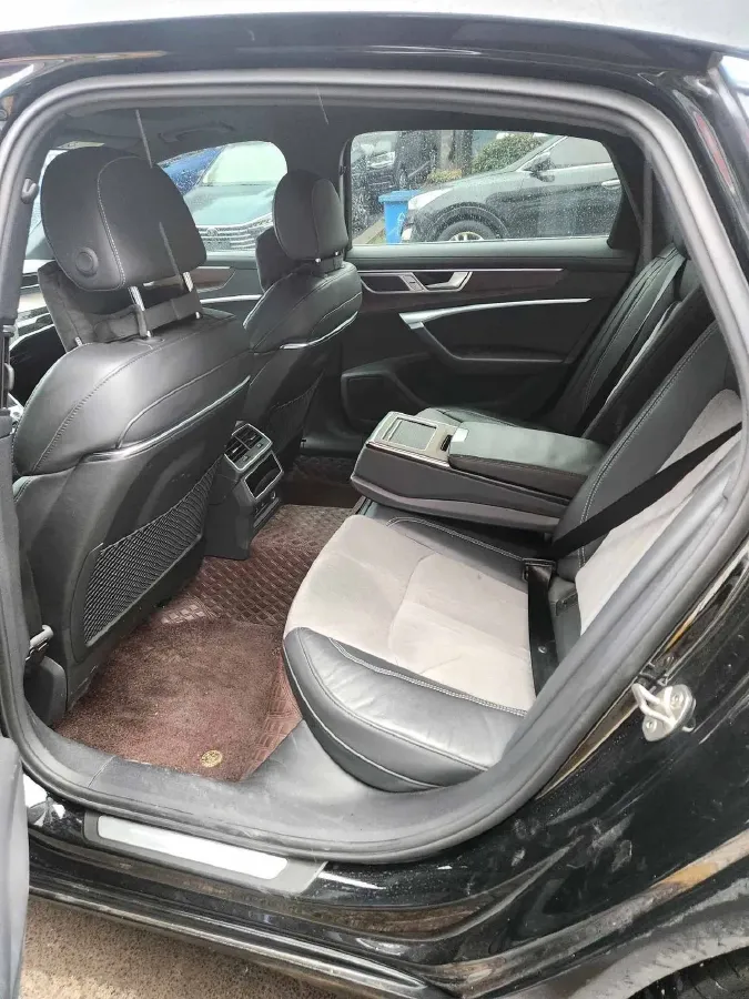 2023 Audi A6L 2.0T 245HP L4 7DCT,autocango,china used car exporter,china ev exporter,chinese used car exporter,chinese used ev exporter