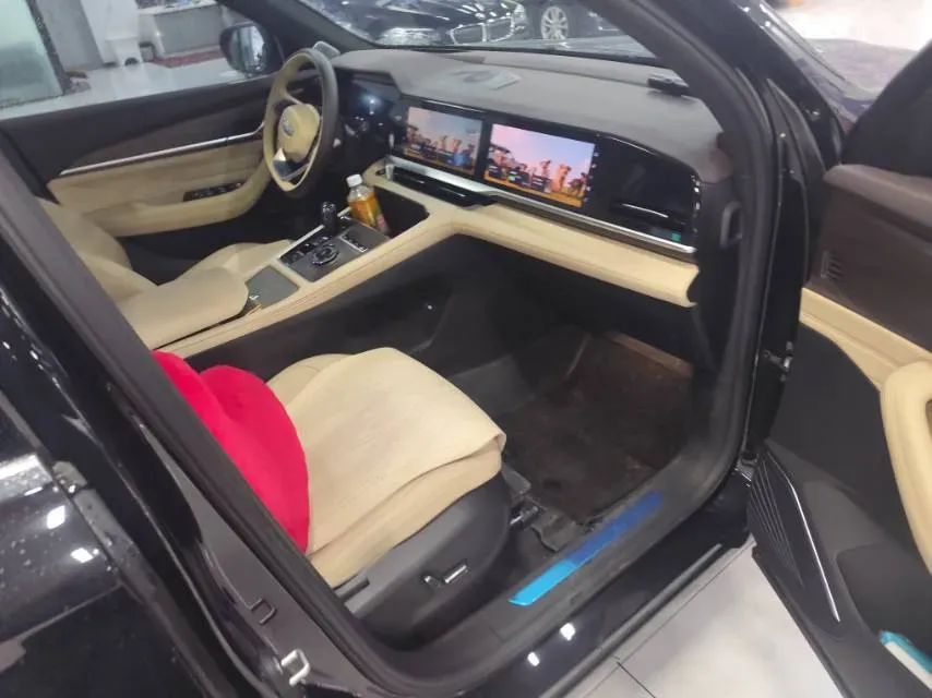 2025 Geely Monjaro 2.0T 238HP L4 8AT,autocango,china used car exporter,china ev exporter,chinese used car exporter,chinese used ev exporter