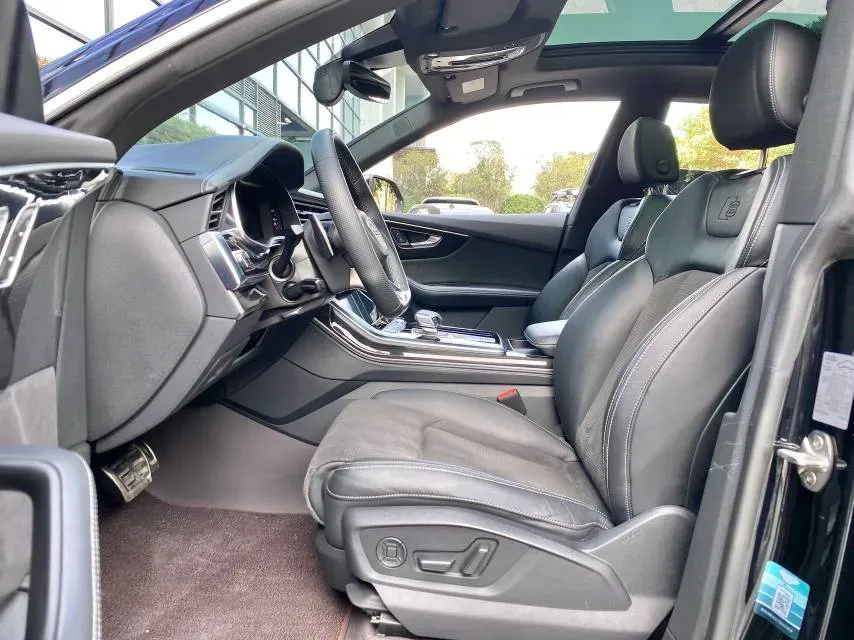 2021 Audi Q8 3.0T 340HP V6 8AT,autocango,china used car exporter,china ev exporter,chinese used car exporter,chinese used ev exporter