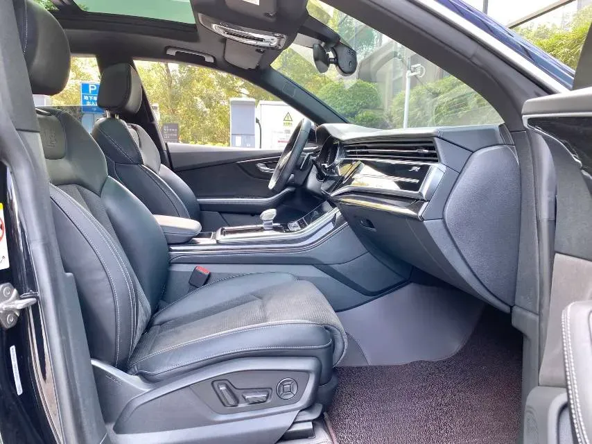 2021 Audi Q8 3.0T 340HP V6 8AT,autocango,china used car exporter,china ev exporter,chinese used car exporter,chinese used ev exporter