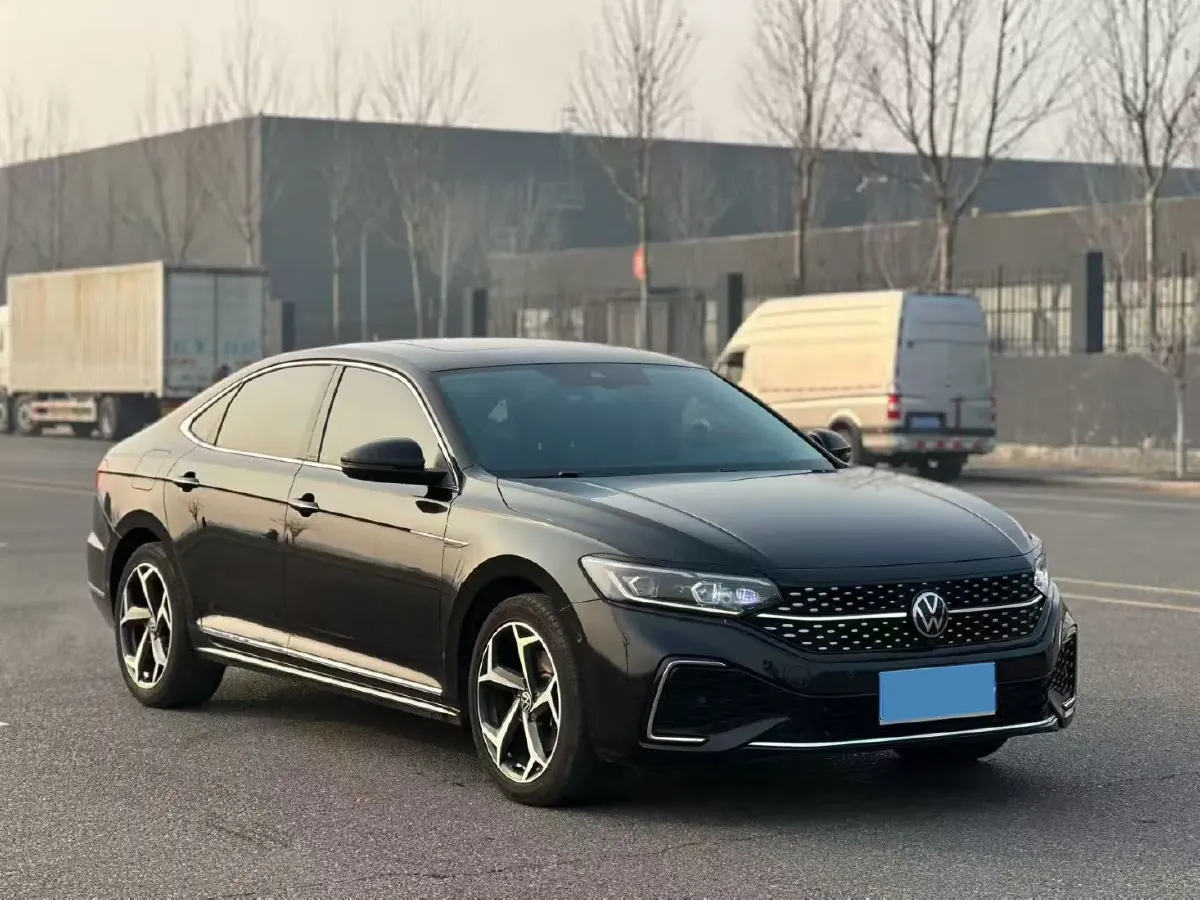 2024 Volkswagen Passat 2.0T 220HP L4 7DCT,autocango,china used car exporter,china ev exporter,chinese used car exporter,chinese used ev exporter