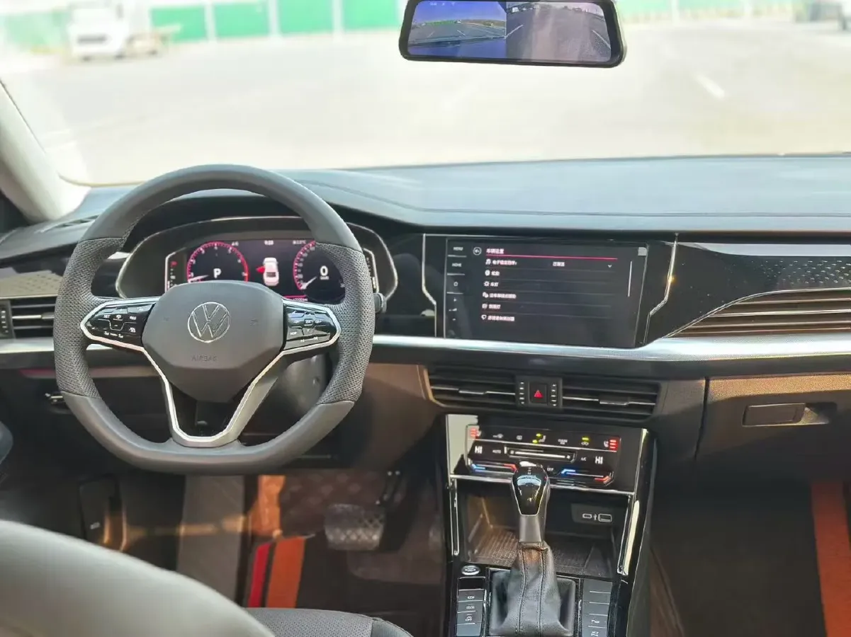 2024 Volkswagen Passat 2.0T 220HP L4 7DCT,autocango,china used car exporter,china ev exporter,chinese used car exporter,chinese used ev exporter