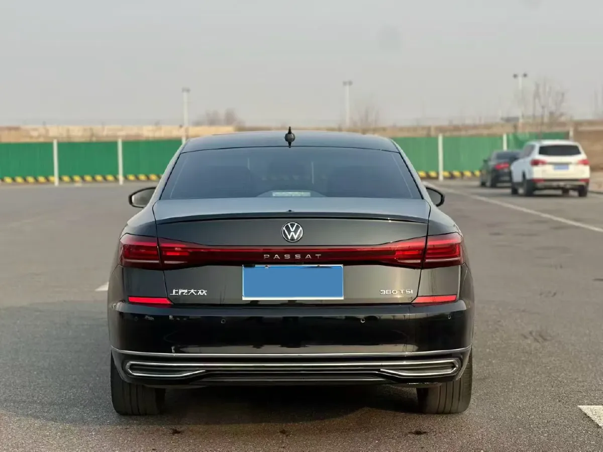 2024 Volkswagen Passat 2.0T 220HP L4 7DCT,autocango,china used car exporter,china ev exporter,chinese used car exporter,chinese used ev exporter