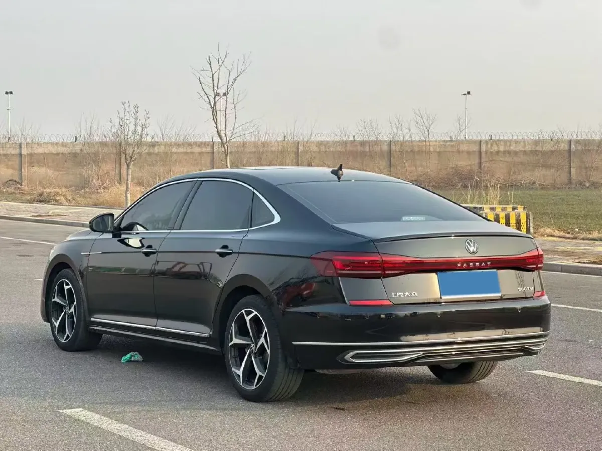 2024 Volkswagen Passat 2.0T 220HP L4 7DCT,autocango,china used car exporter,china ev exporter,chinese used car exporter,chinese used ev exporter