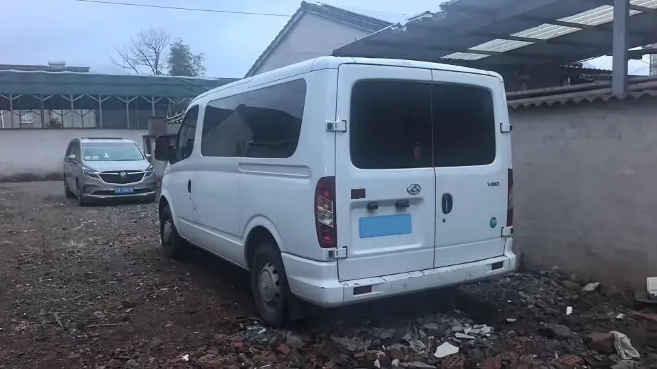 2021 MAXUS XinTu V80 2.0T 139HP L4 6MT,autocango,china used car exporter,china ev exporter,chinese used car exporter,chinese used ev exporter