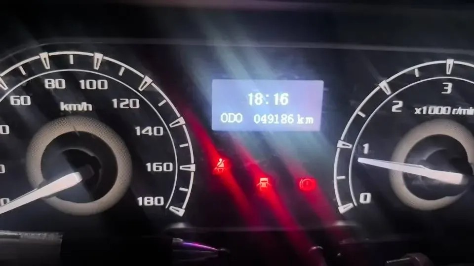 2021 MAXUS XinTu V80 2.0T 139HP L4 6MT,autocango,china used car exporter,china ev exporter,chinese used car exporter,chinese used ev exporter