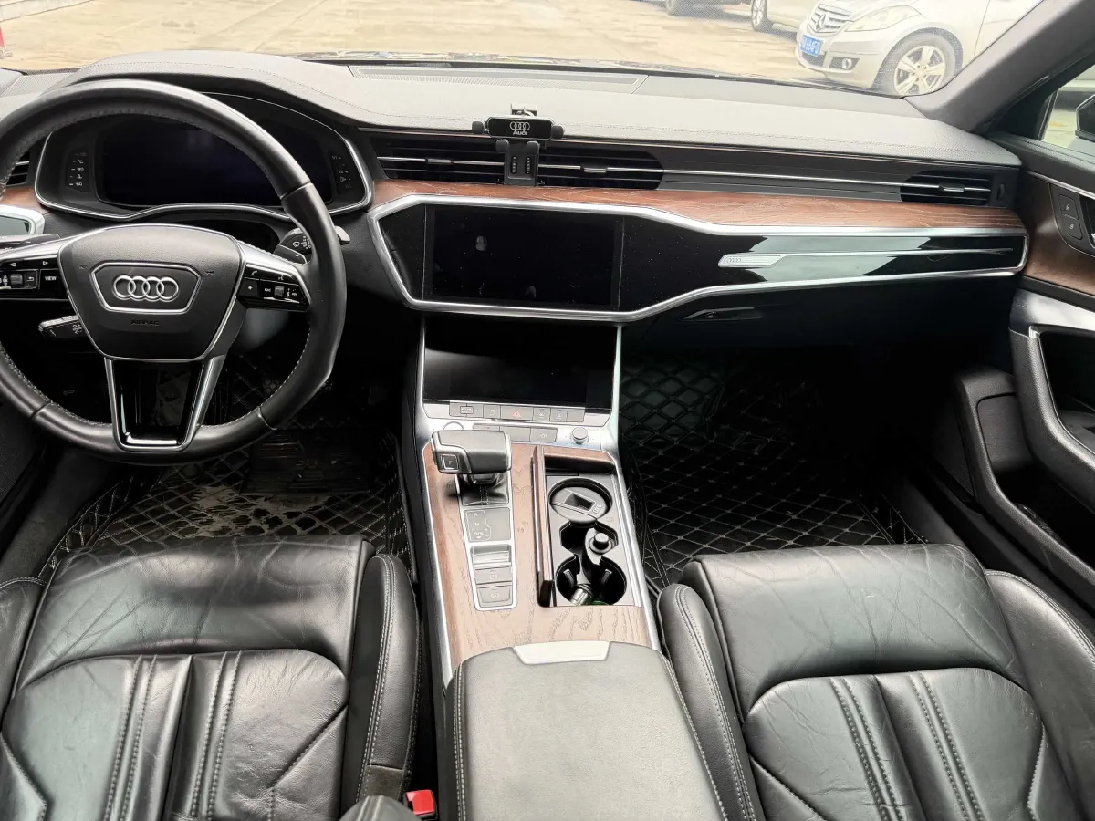 2020 Audi A6L 2.0T 190HP L4 7DCT,autocango,china used car exporter,china ev exporter,chinese used car exporter,chinese used ev exporter