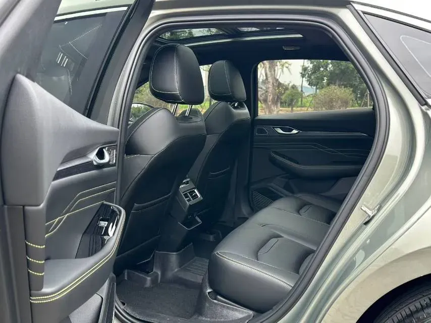 2023 Geely Preface 1.5T 181HP L4 7DCT,autocango,china used car exporter,china ev exporter,chinese used car exporter,chinese used ev exporter