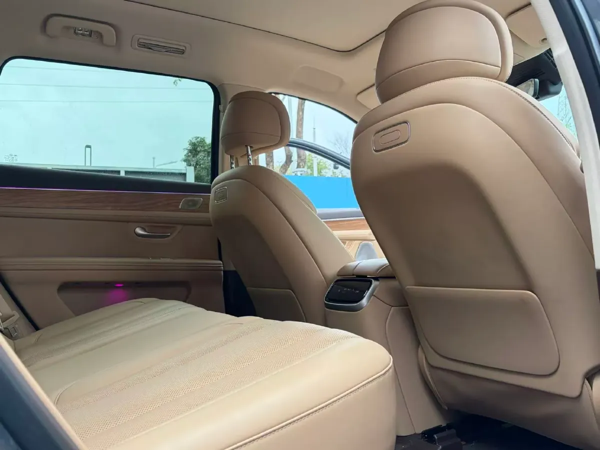 2024 AITO AITO M7 1.5T 152HP L4 REEV 40KWH,autocango,china used car exporter,china ev exporter,chinese used car exporter,chinese used ev exporter