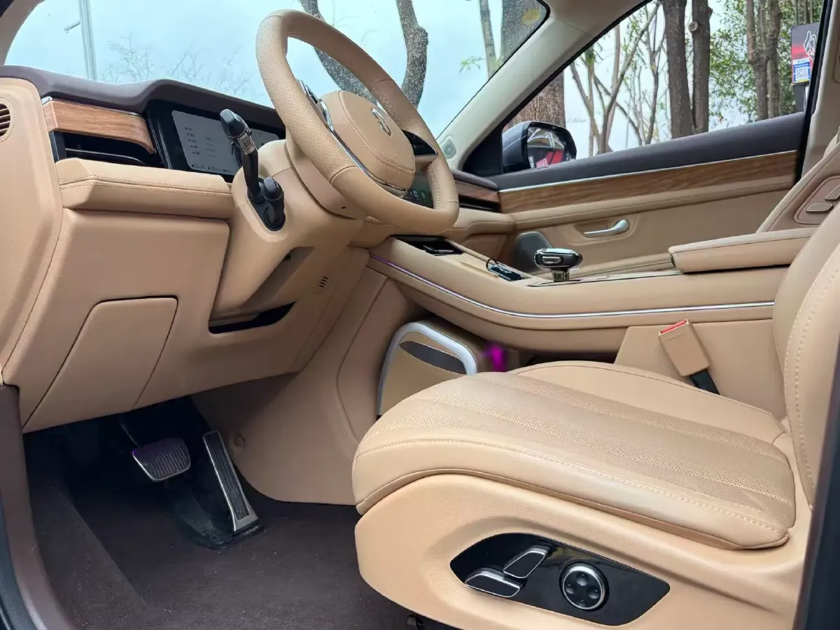 2024 AITO AITO M7 1.5T 152HP L4 REEV 40KWH,autocango,china used car exporter,china ev exporter,chinese used car exporter,chinese used ev exporter